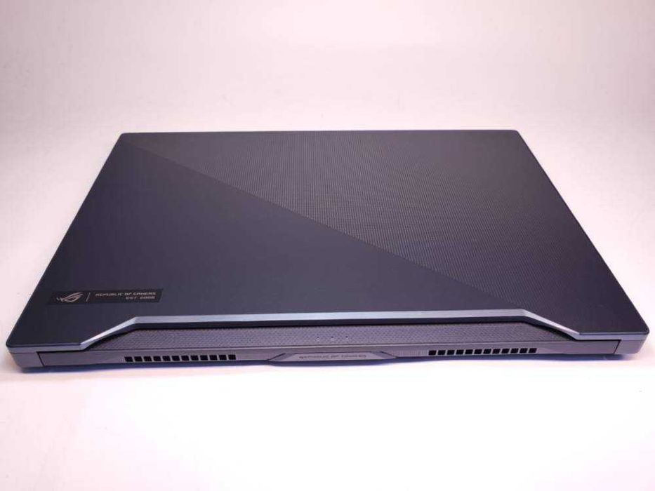 Asus Rog Zephyrus M15  i7-10875H, RTX 2070 Max-Q (8GB) | TotalConvert