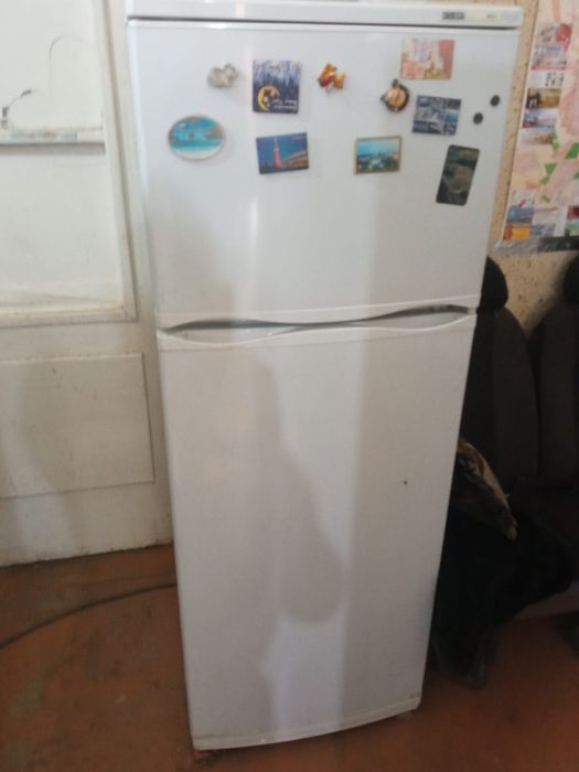 Продам холодильник
