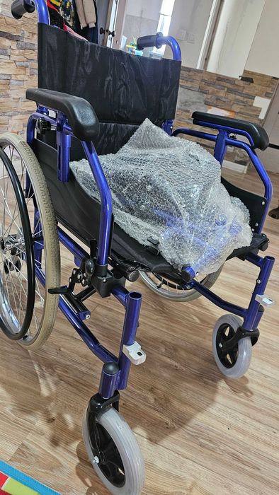 Кресло-коляска для инвалидов