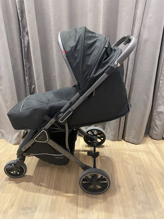 Продам коляску Kidilo , состояние почти новое . Зима - лето