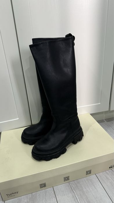 Продам сапоги новые размер 37