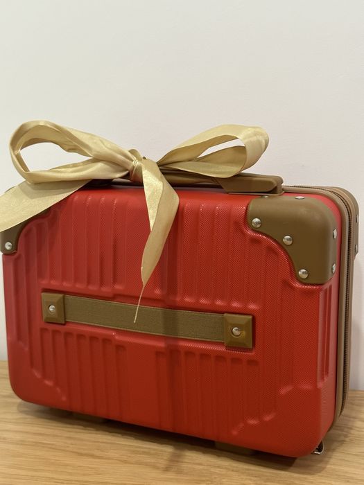 Подарочный набор для новорожденных чемодан