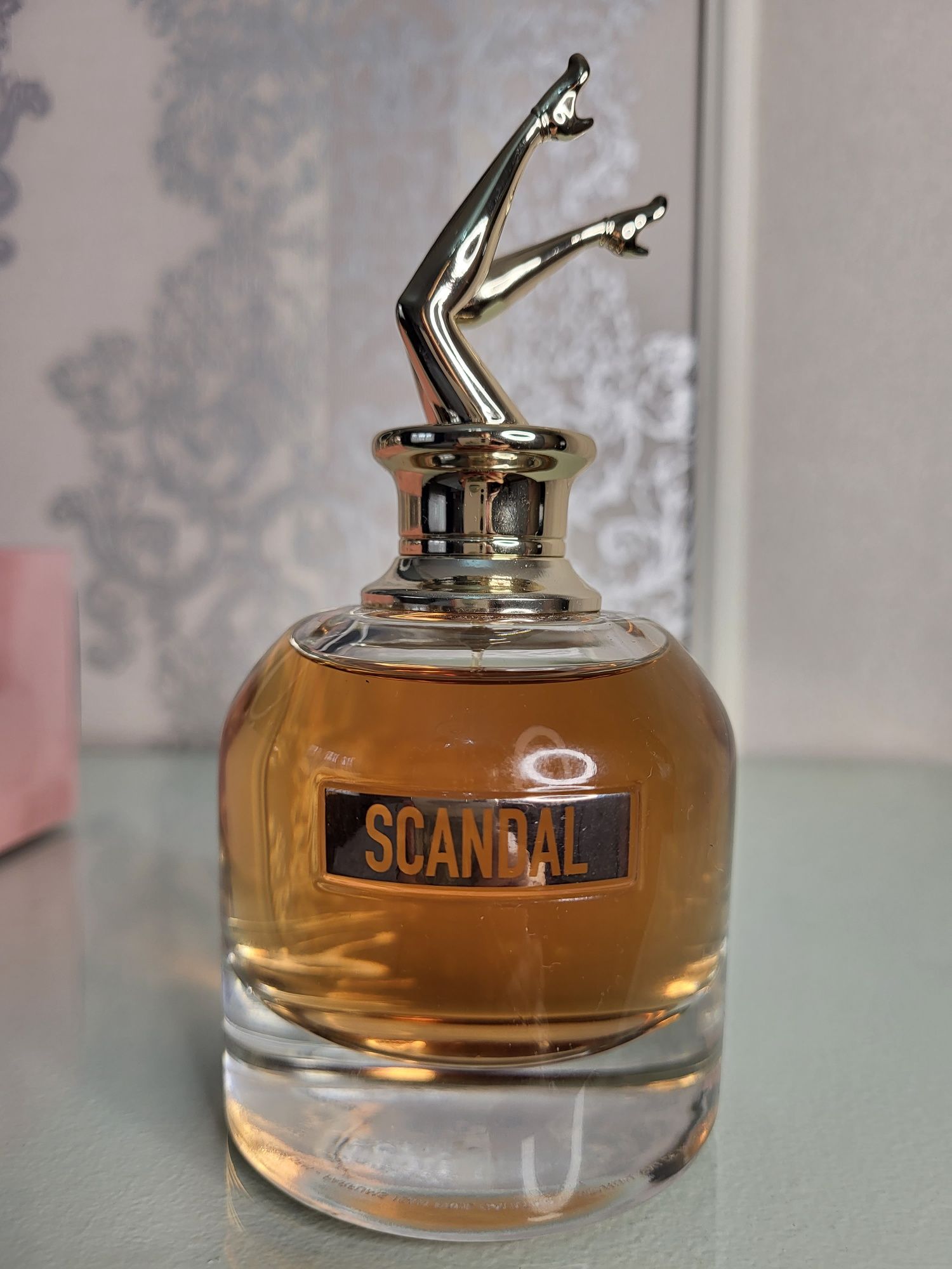 Продам парфюм Scandal