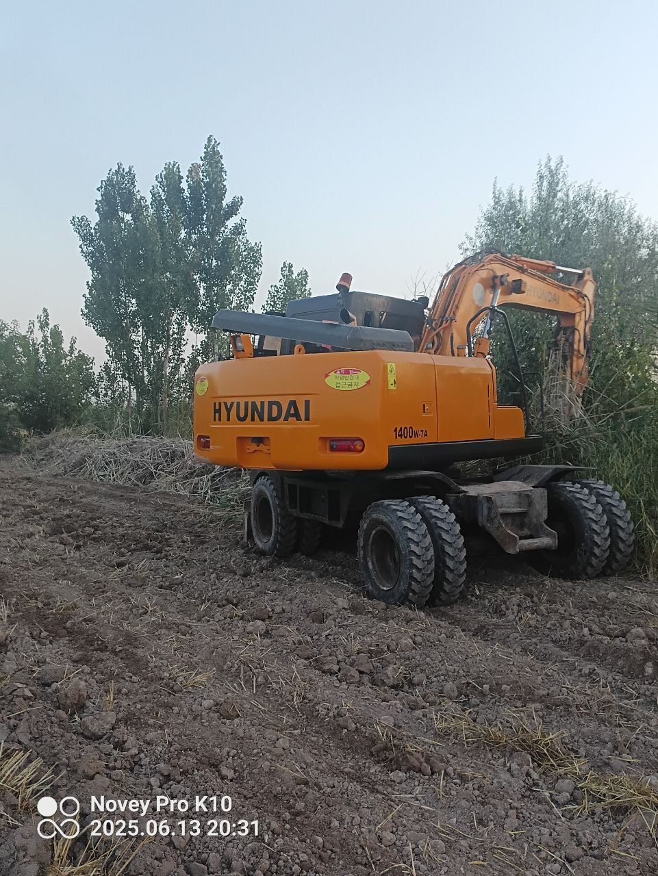 HYUNDAI 1400 yili-2008 holati a'lo