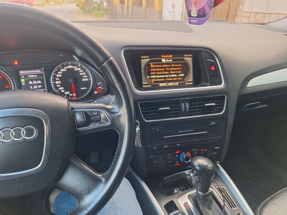 Vand sau schimb Audi Q5 2.0 automat