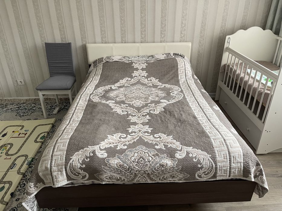 Продам кровать полторашку