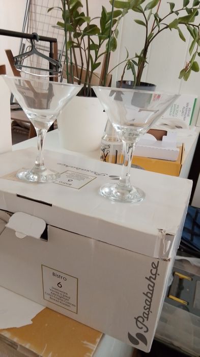 Графин со стаканами, продается посуда в ассортименте