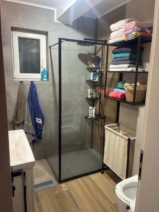 Apartament de vanzare finisat / mobilat