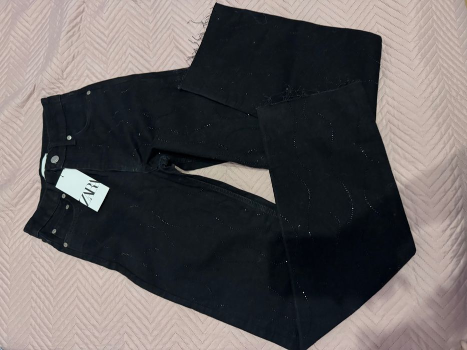 Нови черни дънки с камъни