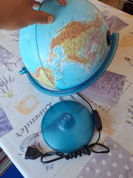 Лампа глобус - карта на света