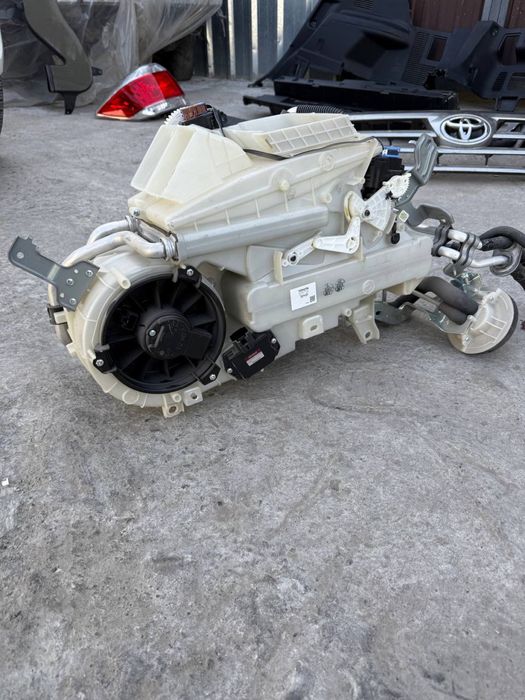 Задний печь корпус в сборе на Тойота Хайландер / Highlander