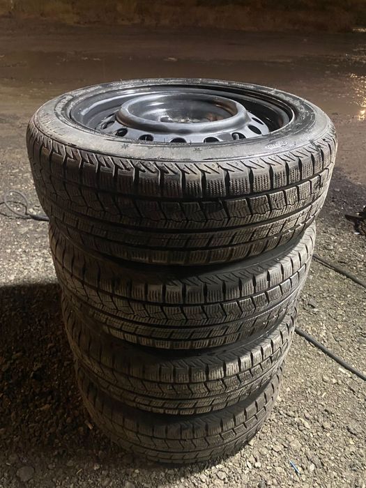 Шины с дисками зимние Камри