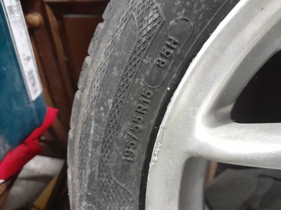 Джанти 4×100 със летни гуми Голф 2 .