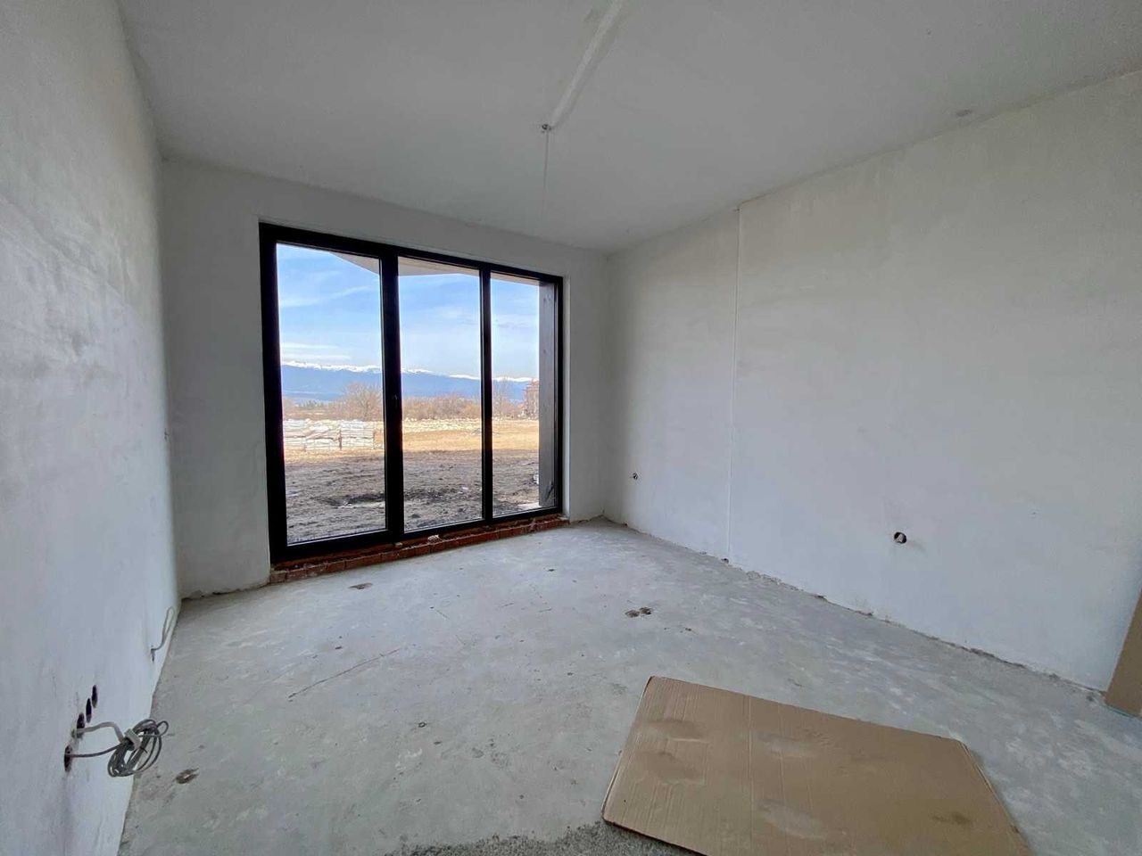 Продава се Двустаен апартамент в Разлог - 86 кв.м за 1251 €/кв.м - Снимка #3