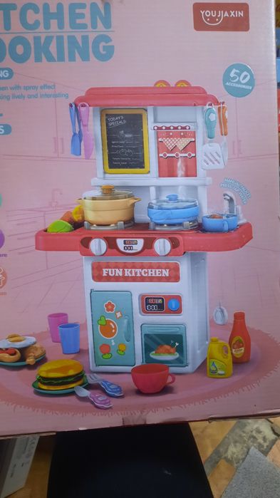 Продам кухню детскую