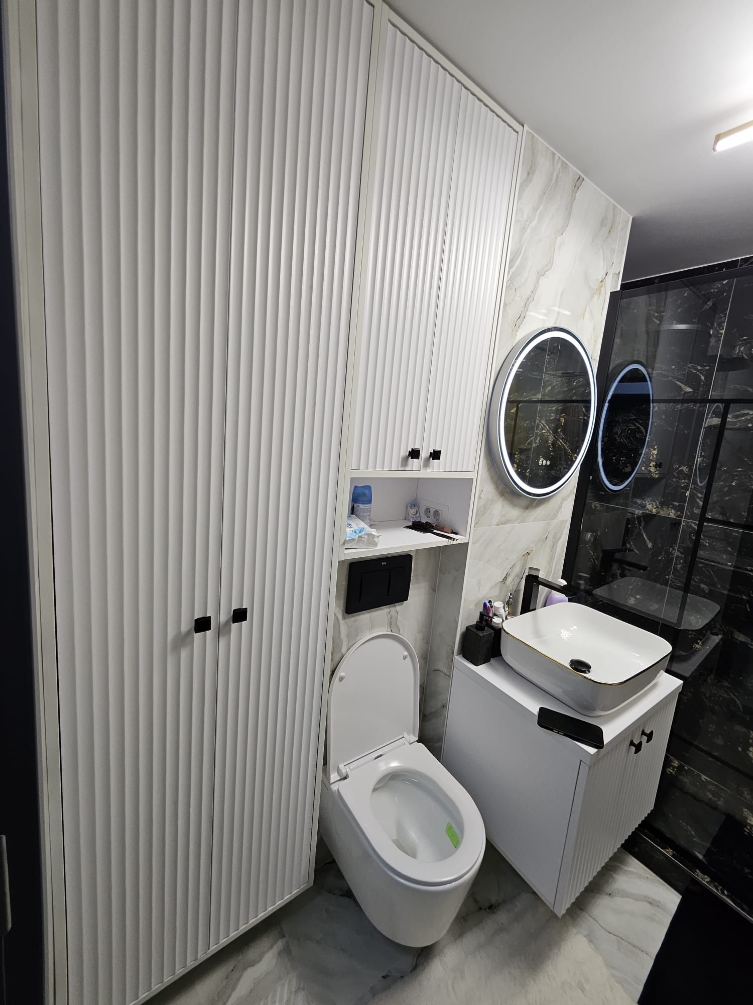 Pretul este pentru apartament mobilat partial și fără electrocasnice.