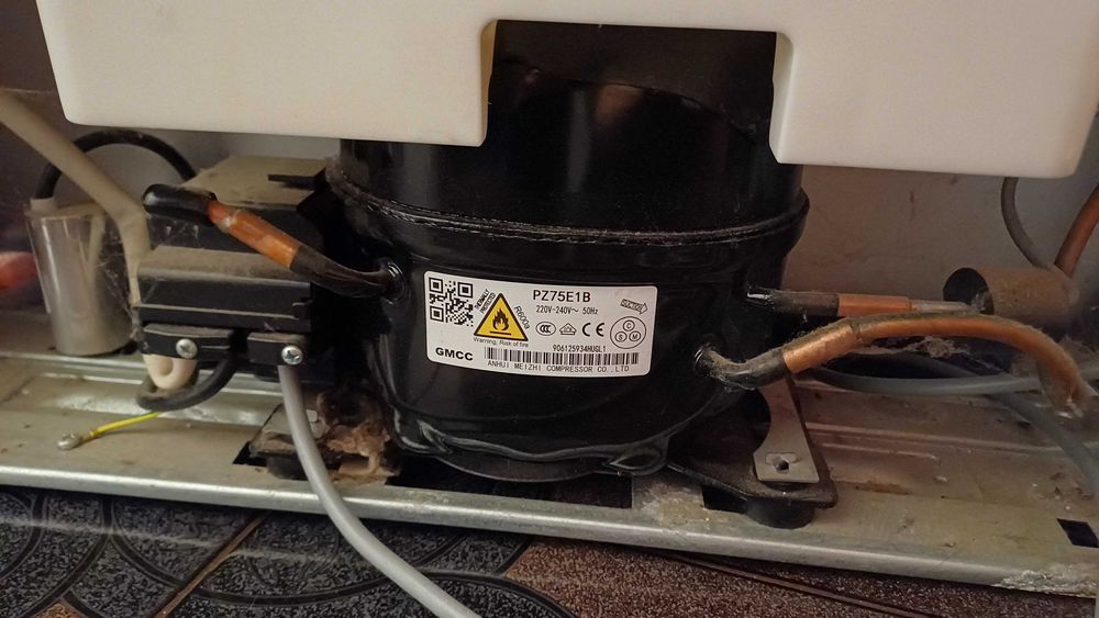 Motor/  Compresor frigider  GMCC PZ75E1B – 220V, R600a, funcțional