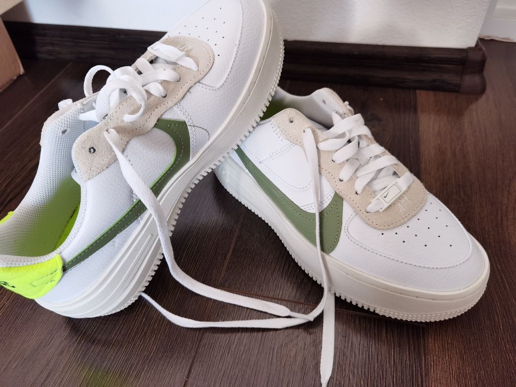 Nike, noi , mărimea 40