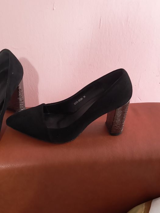 Pantofi eleganți de seara