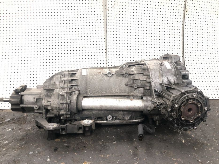 Cutie automata Audi A8 D4 2011-2014 cod KCC MXU