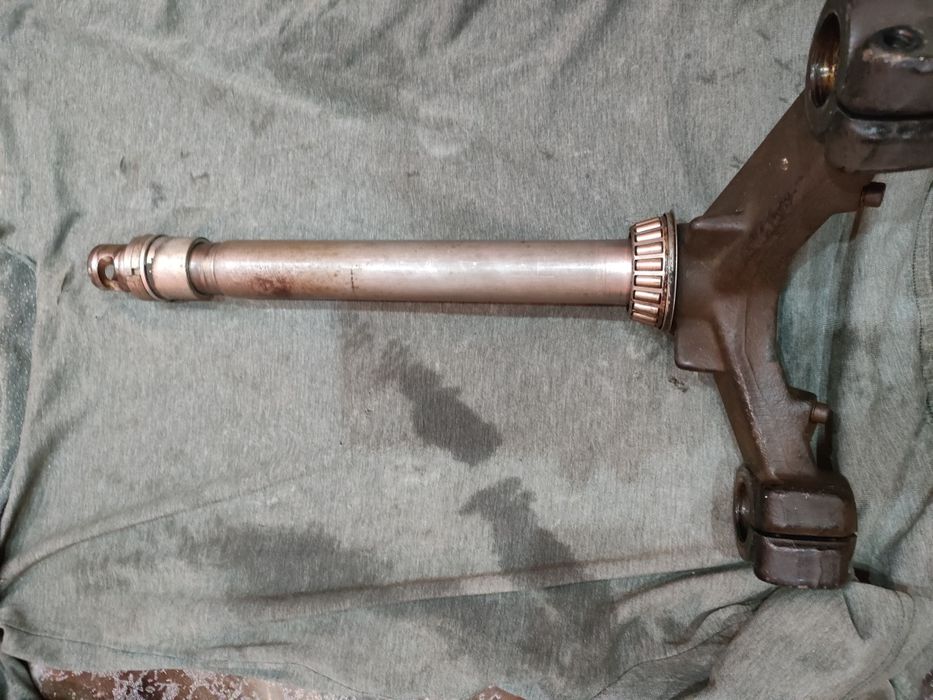 Jug Furcă Inferioară Piaggio X8,X9,Xevo Originală Cu Rulment