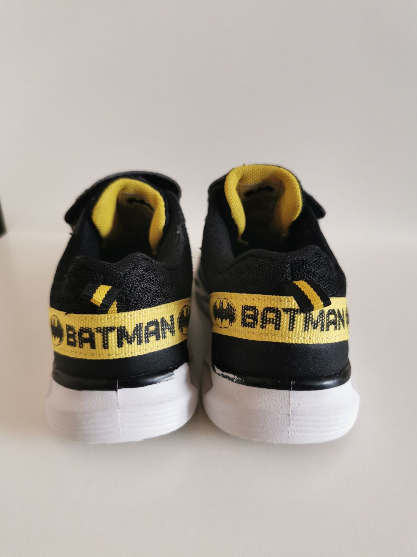Adidași băieți mărimea 28, cu luminițe funcționale, Batman sneakers