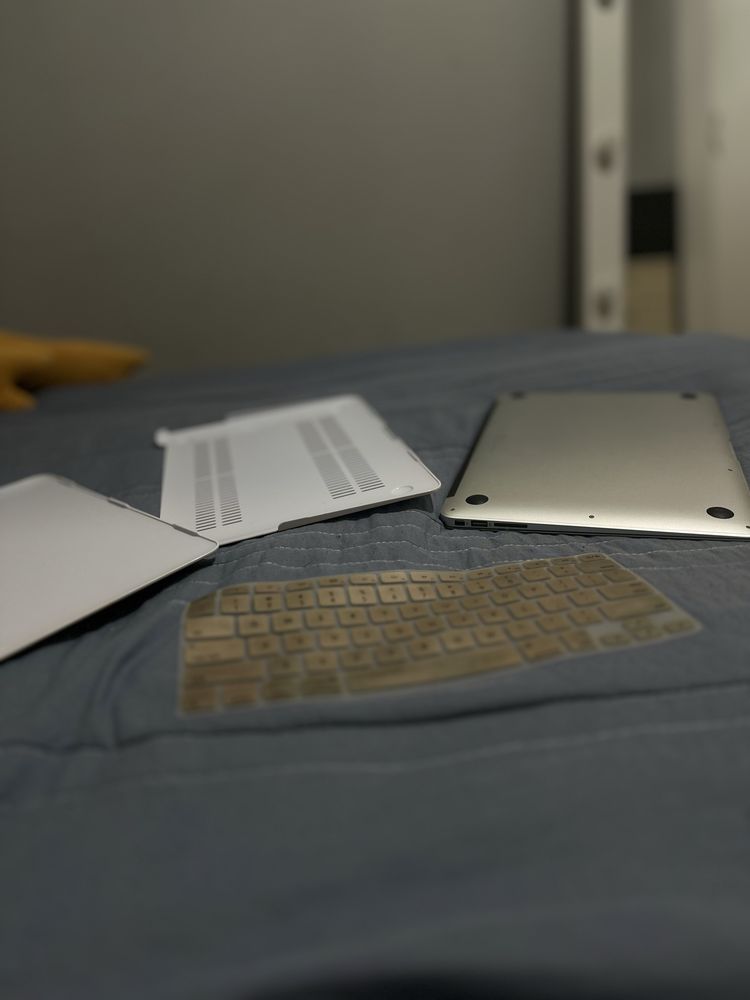 Продам macbook air 13