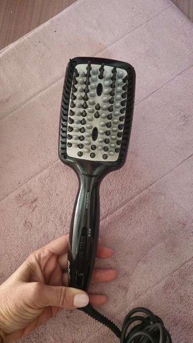 Perie electrică pentru îndreptat părul BabyLiss Brush