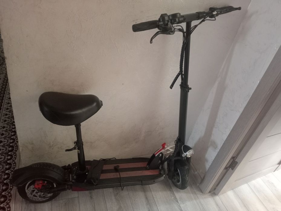 Срочно продам самакат электронный