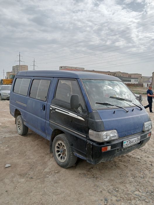 Продам авто Мицубиси Л 300,2,5 об.Дизель.4д56