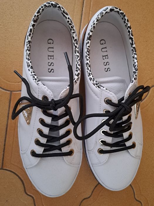 Обувки  GUESS. Отлично състояние.