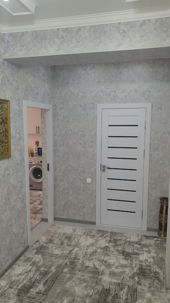 Smart Cityda kvartira ijaraga beriladi.

2 xonali, 8-etaj. Hamma sharo