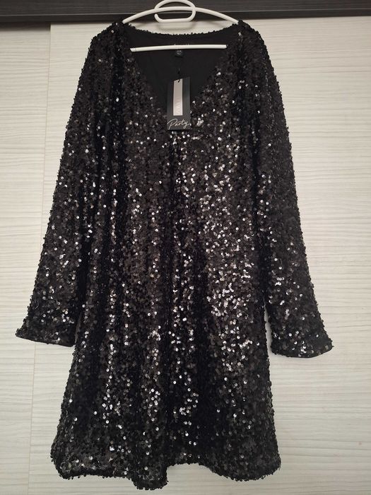 Парти рокля с пайети Нова