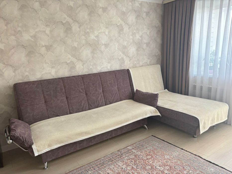 Продам удобный раскладной диван 3 м. Бензострой.