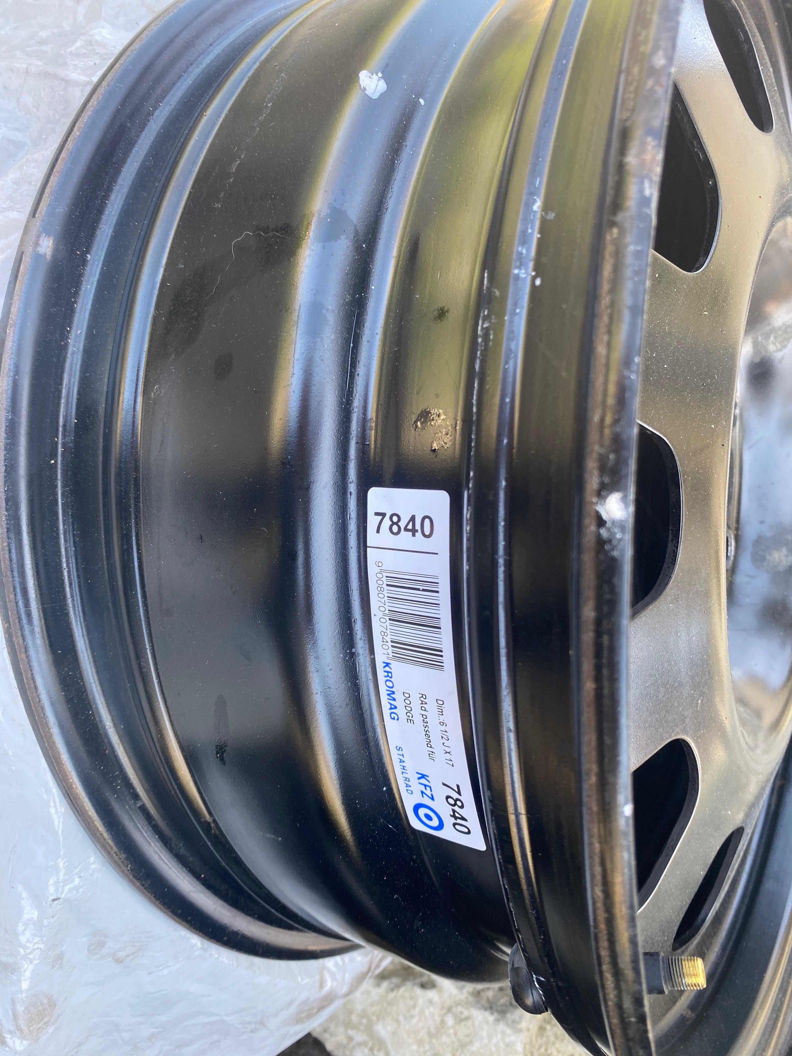 Джанти за Dodge 17х6 1/2J ET39/24 черни 4 броя