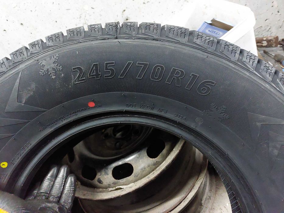 НОВИ зимни гуми ROADX 245/70/16 107T DOT 2124
