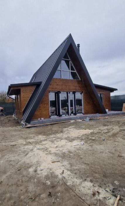 Cabane tip Aframe la cheie