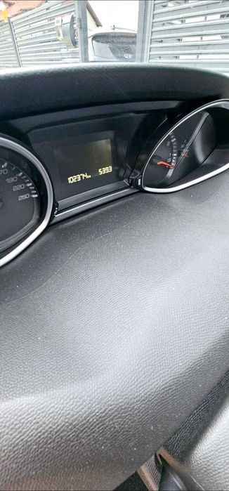 Peugeot 308 | Iulie 2016 | Benzină 1.2 | 102.000 km