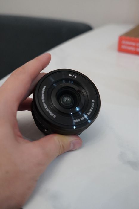 Sony 16-50mm f/3.5-5.6 OSS (Kit)