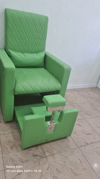 Продам педюкюрное кресло
