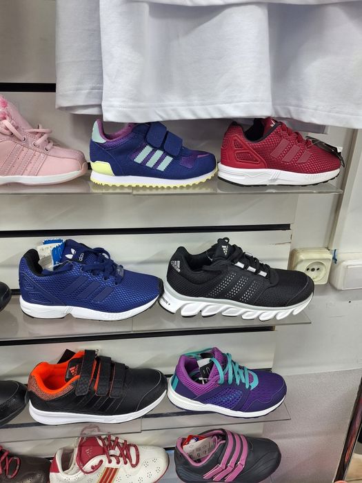 Кроссовки детские.