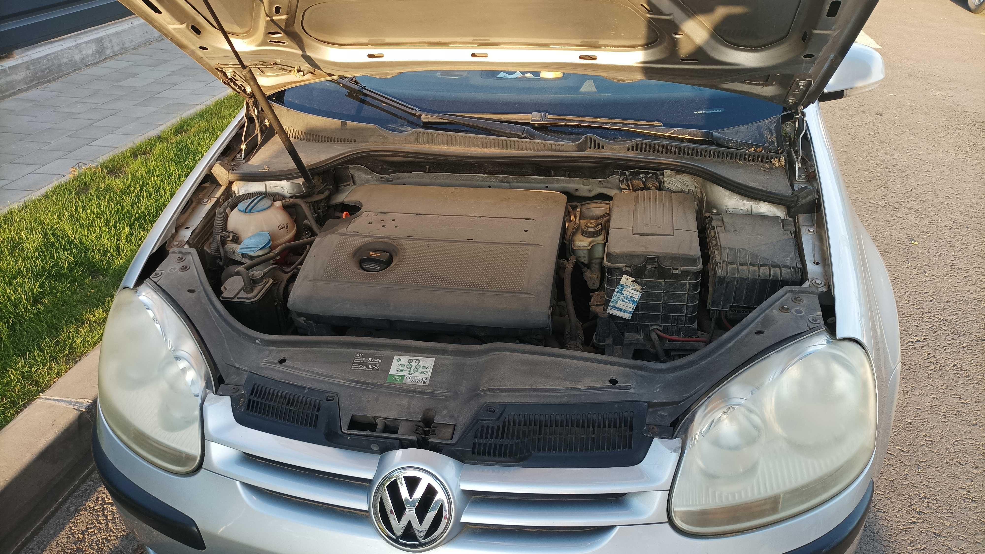 VW Golf5 ideală incepători și tineri, 3portiere, luată din fabrică