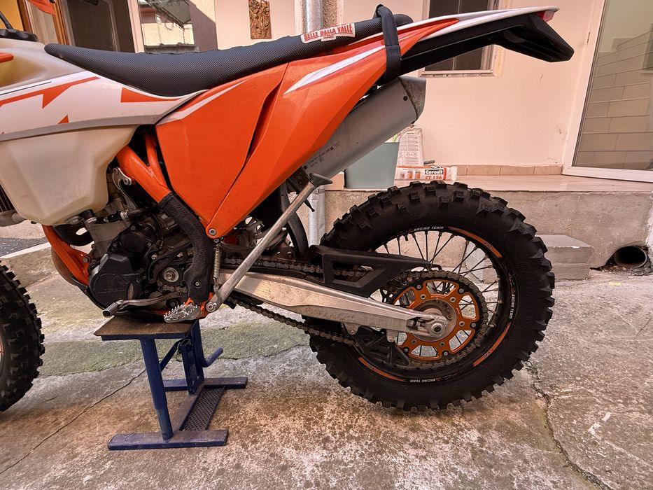 KTM EXC-F 350 4T 2023 — 60 ore, pregătită de distracție