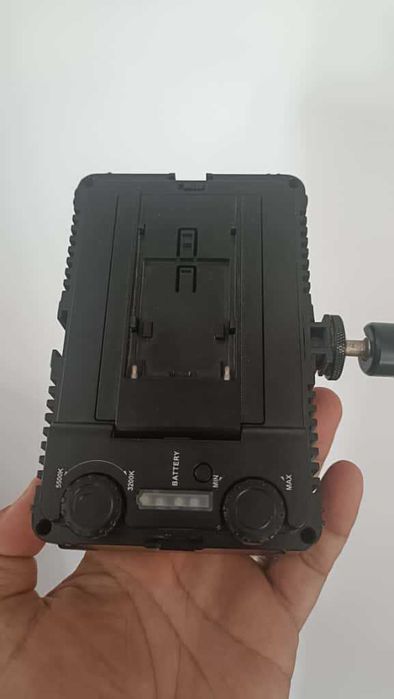 Vând pachet 2 lampi video Aputure Amaran cu 2 trepiezi