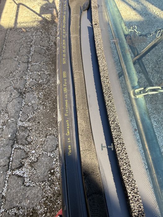 Ford mustang S550 челно стъкло