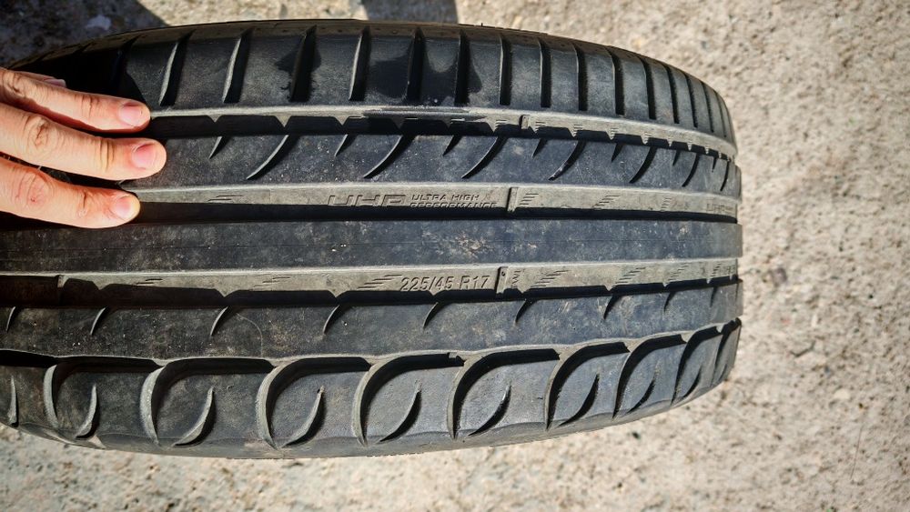 Летни гуми 225/45/17