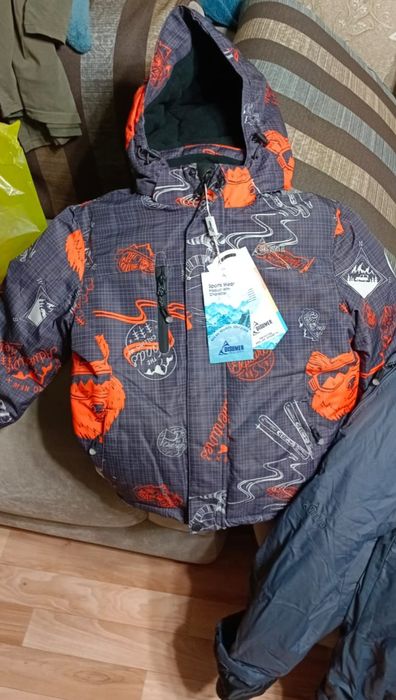 Продам детский зимний костюм на мальчика размер 122