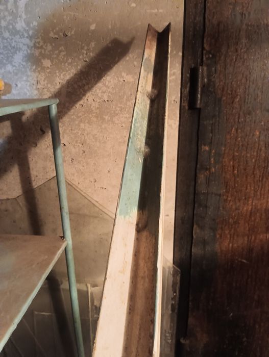 Уголок стальной 2 м.