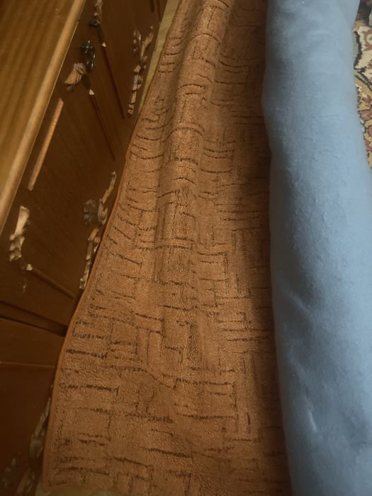 Mocheta portocalie 2,5x4m in stare buna