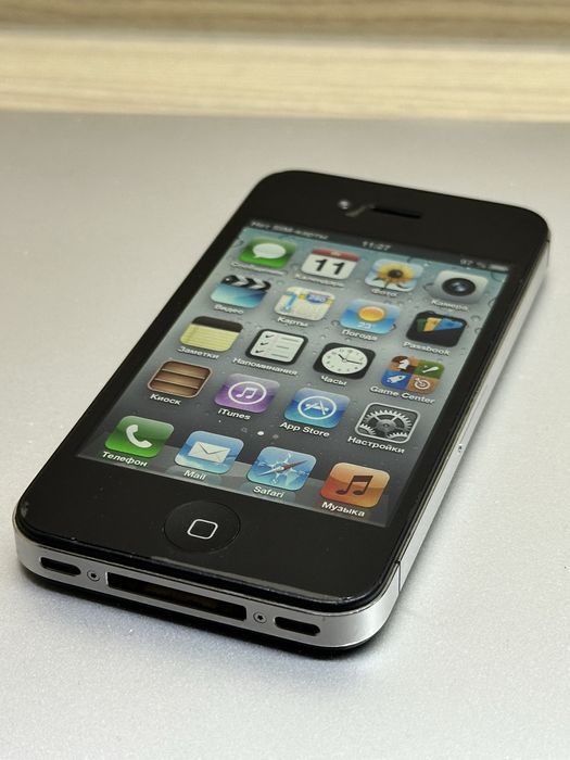 Черный iPhone 4S (16GB)